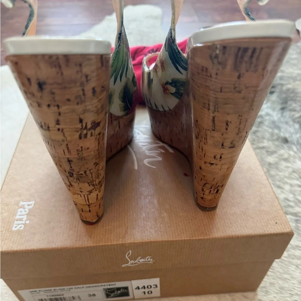 🔥 Christian Louboutin UNE PLUME SLING 140 CALF HAWAII/PATENT - Picture 6 of 8